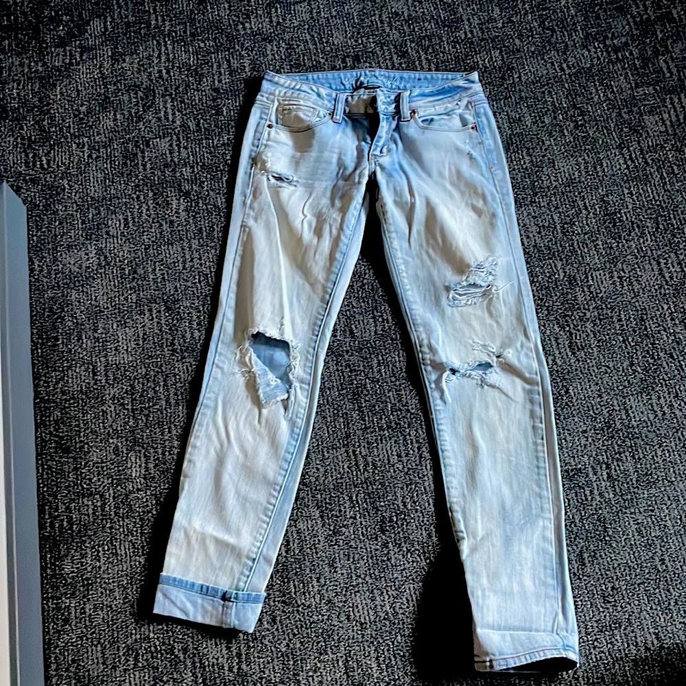 American Eagle Stretch Skinny ripped jeans